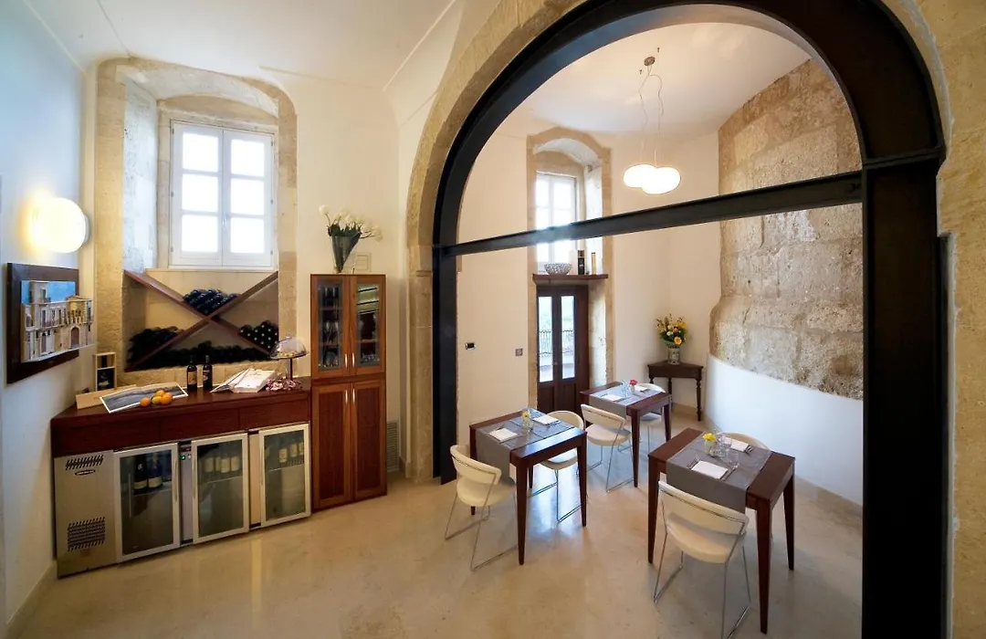 Royal Maniace Hotel-1
