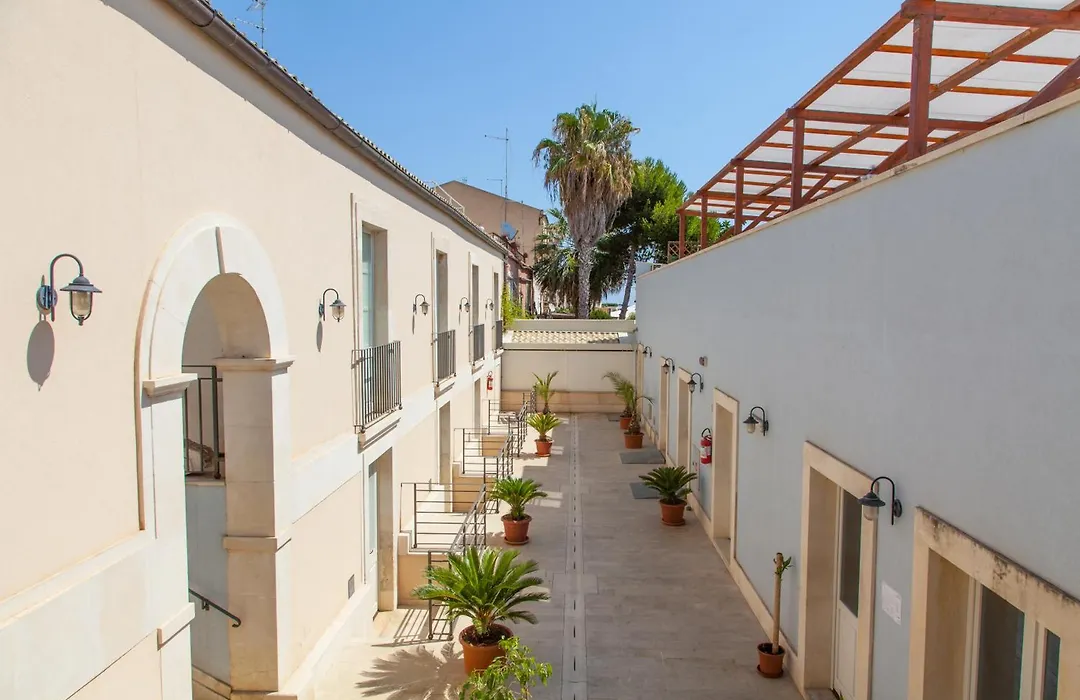 Boutique Hotel Molo Santa Lucia-1
