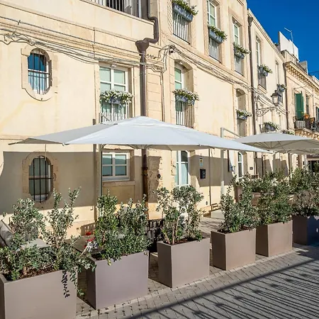 Palazzo Alfeo Aparthotel-2