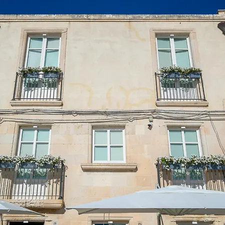 Palazzo Alfeo Aparthotel-3